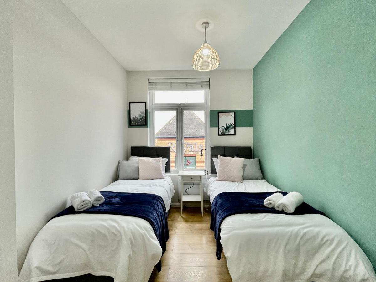 City Centre Gem In Southend Near The Beach, Station And Parking Apartment Exterior photo