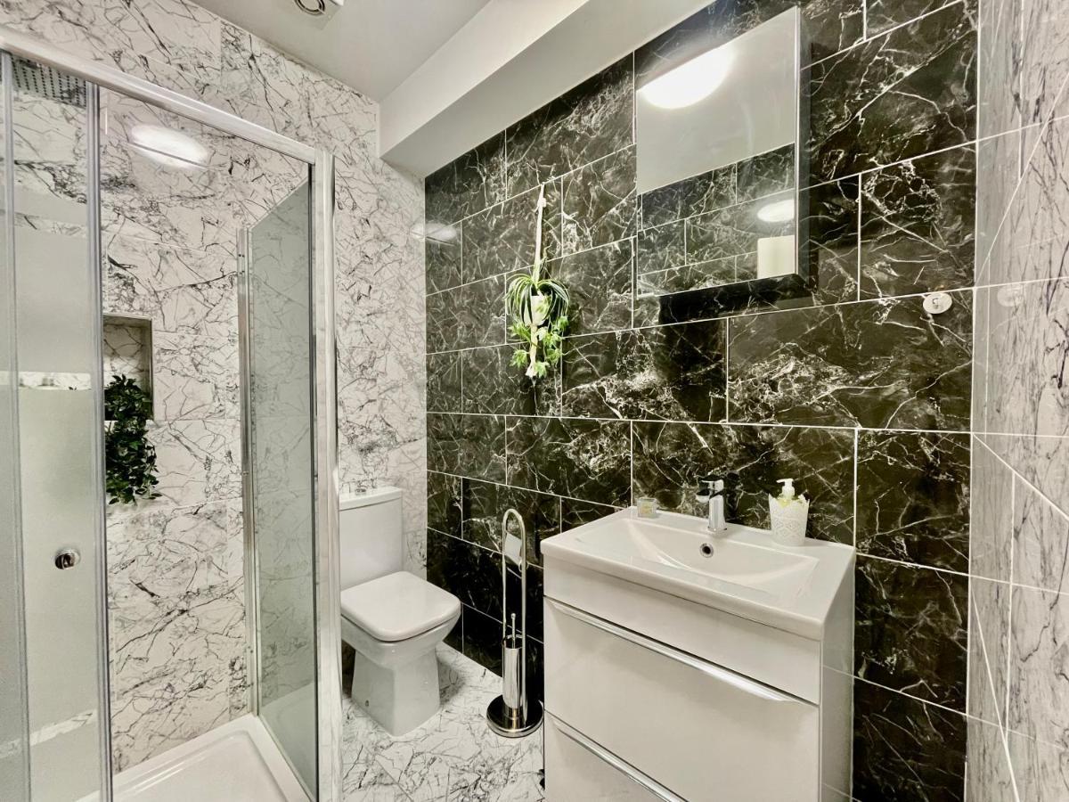 City Centre Gem In Southend Near The Beach, Station And Parking Apartment Exterior photo